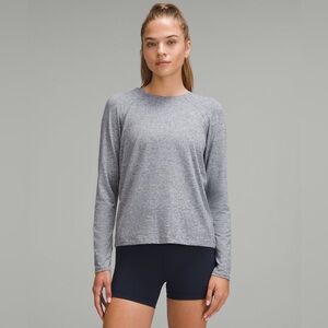 Lululemon License To Train Classic-Fit long sleeve! Women’s size 6! Perfect!